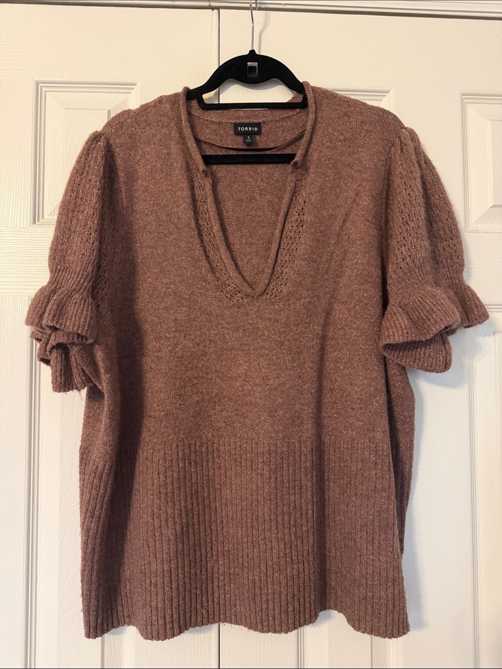 torrid dusty mauve V-neck short sleeve sweater